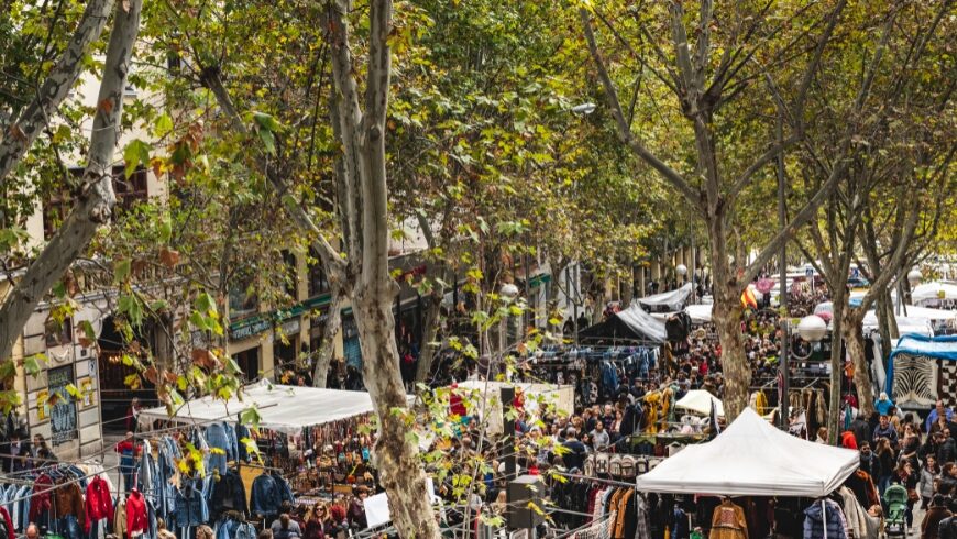 Flohmarkt El Rastro in Madrid. 