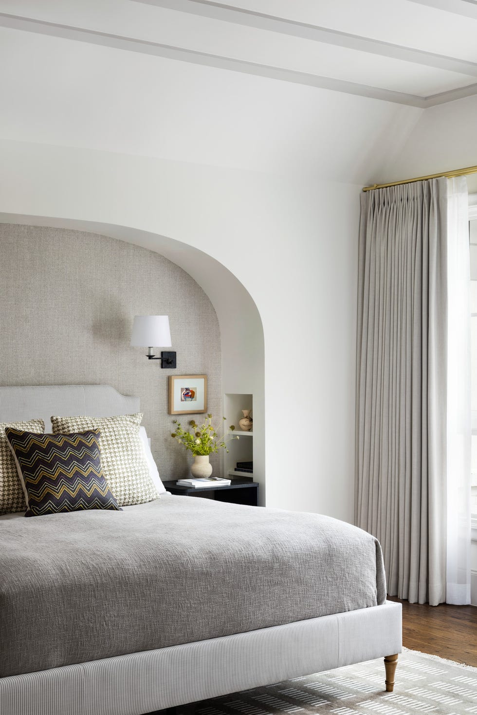 Tudor-Haus aus dem Jahr 1931 in Dallas, Texas, entworfen von Eddie Maestri von Maestri Studio