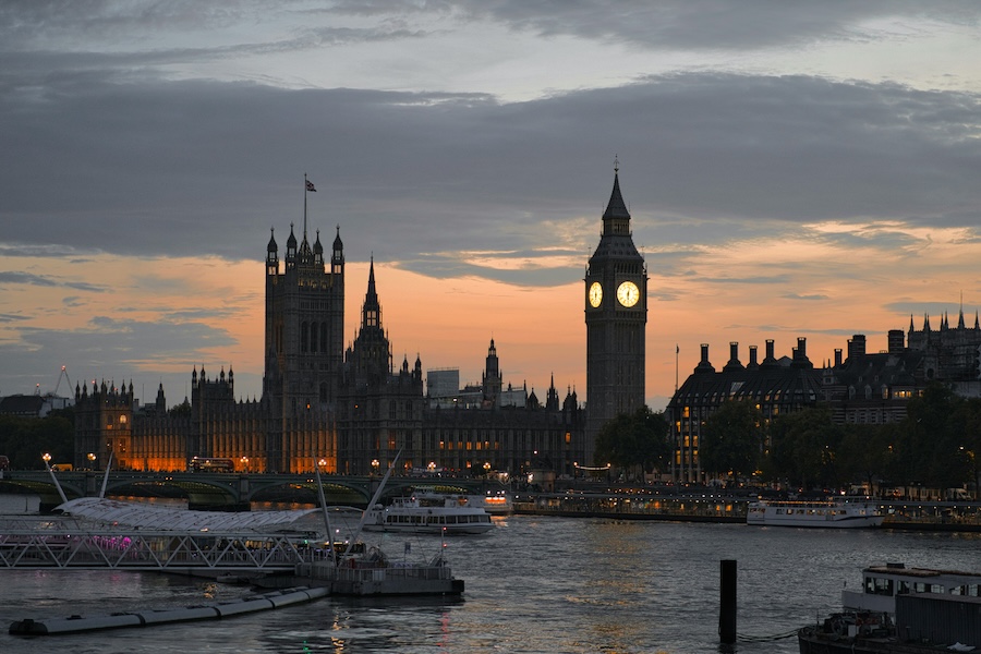 Dem Bericht zufolge versagt das britische System sowohl in der Natur als auch im Wirtschaftswachstum