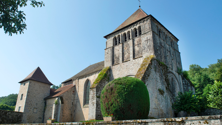 Kirche von Moutier-d'Ahun Romanische Kirche in der Region Creuse, Frankreich