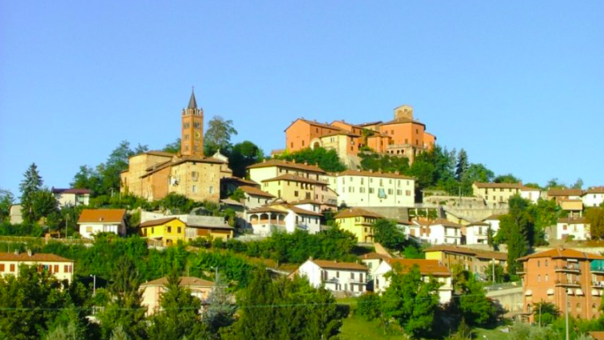 Blick auf Cortazzano, Asti, Italien