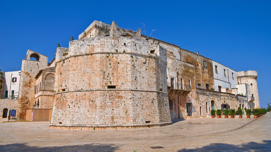 Das Schloss von Conversano, im südlichen Murge in Apulien