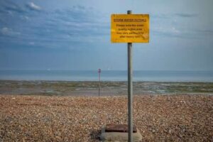Englands verunreinigtes Abwasser: Warum Bürgerwissenschaftler selbst Tests auf Verschmutzung durchführen wollen
