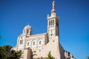 Nachhaltige Reise von Marseille nach Cassis: Wandern durch die Calanques und Erkunden der Mittelmeerküste