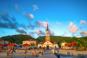 Martinique ohne All-Inclusive: ein Leitfaden für einen entspannten Urlaub durch Natur, Meer und kreolische Kultur